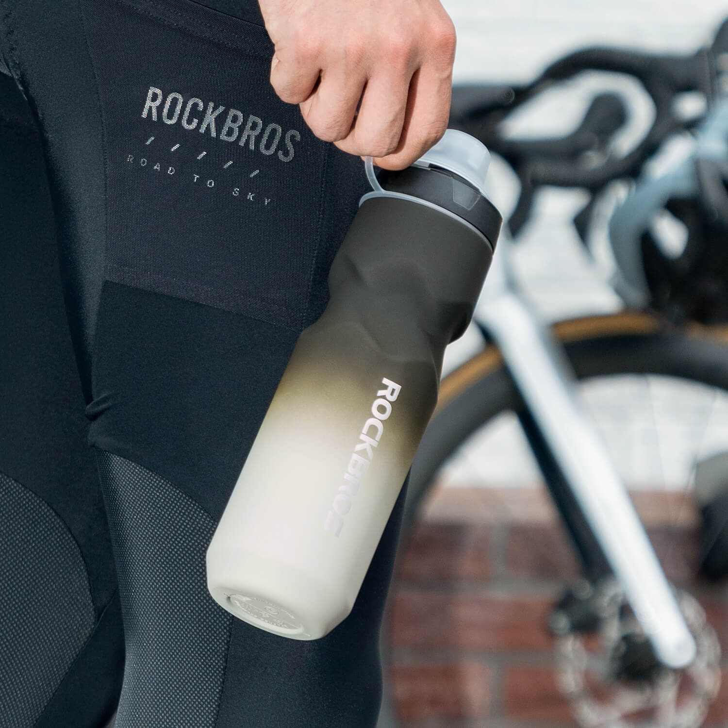 Bike Water Bottle with Soft-Touch Grip & Pull-Top Lid - 600/750ml-16
