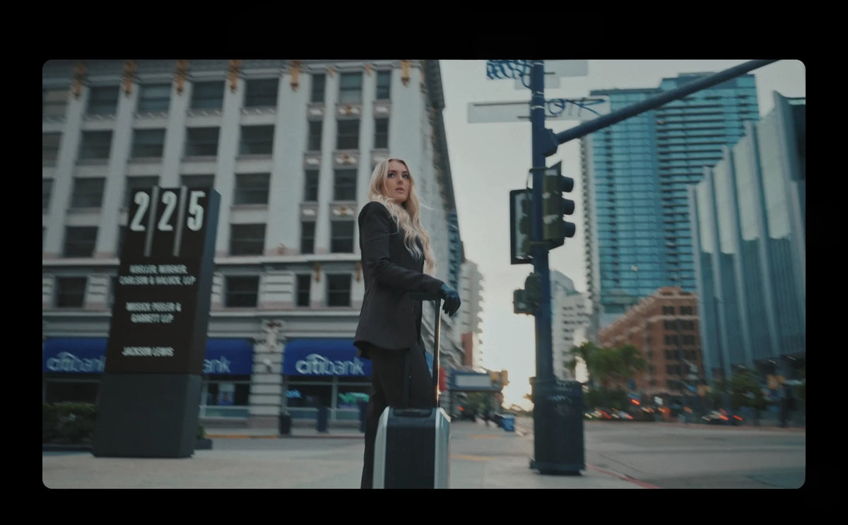 Aotos L2 SmartRideable Suitcase